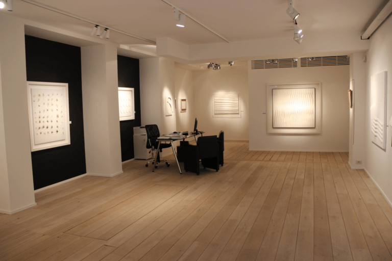 White '12 - MDZ Gallery - 1